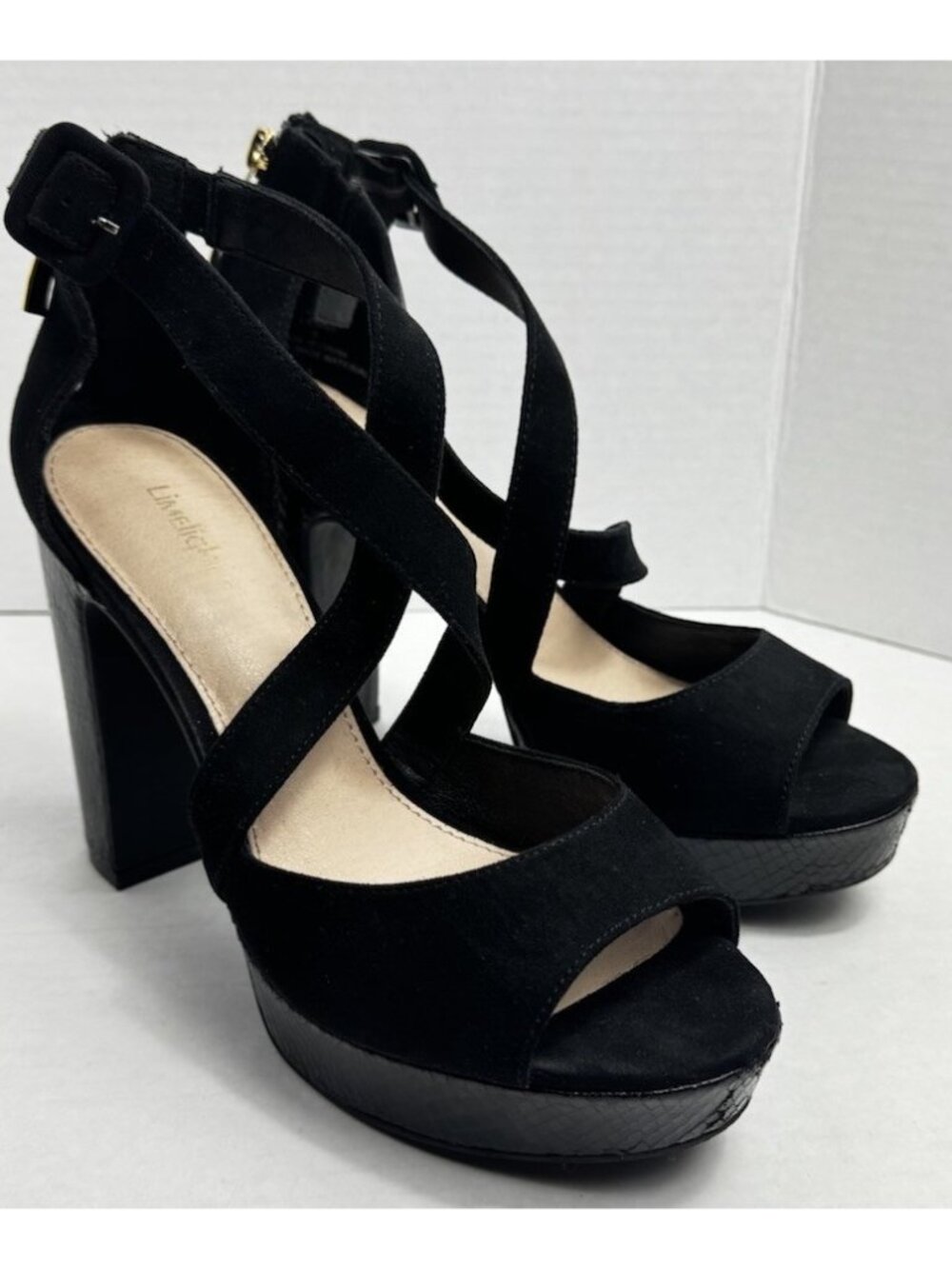 Lime Light Womens Lyanna Cross Cross Strap Vegan Suede Platform Sandals